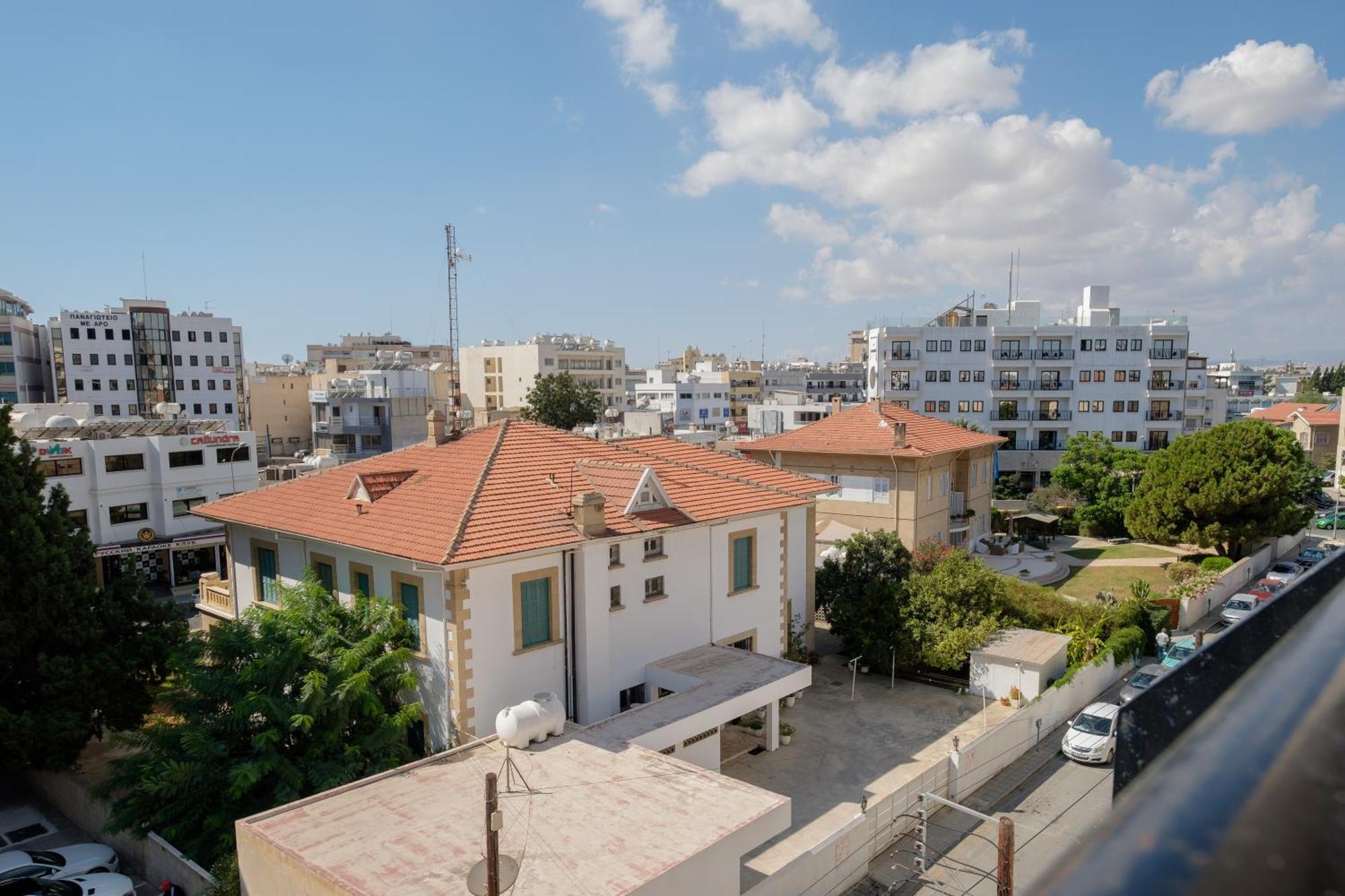 Cityden Larnaca Bagian luar foto